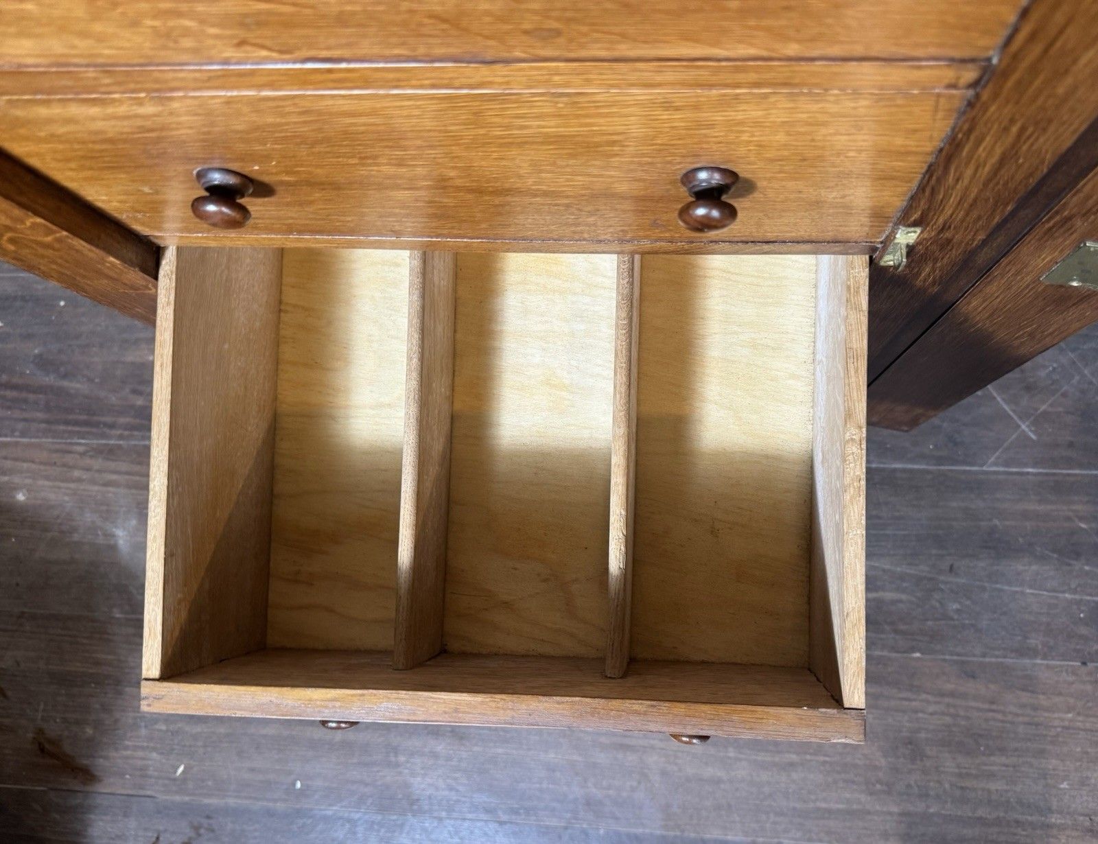 photo vinterior Victorian Oak Wellington Chest