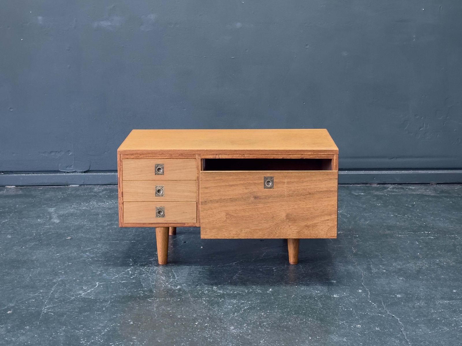 Small Oak Sideboard photo Furniture