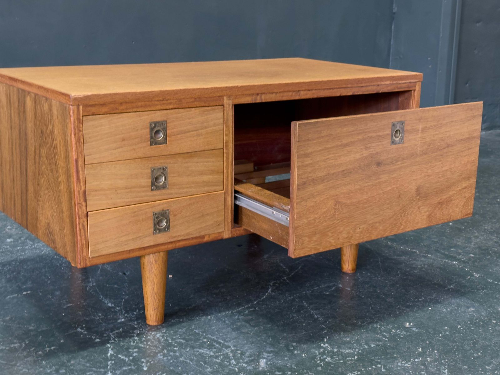 Small Oak Sideboard photo vintage