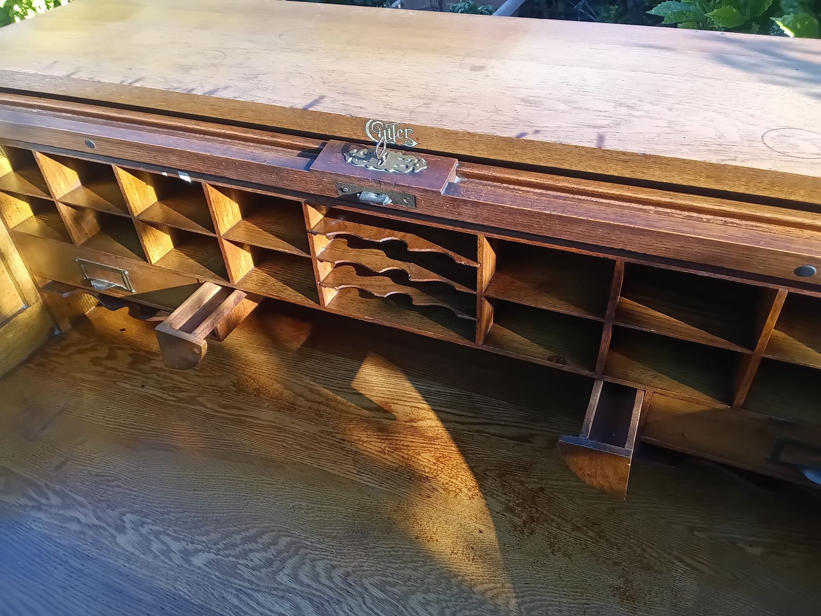 Huge Reduction Of £300.... !Cutlers Of America. A Magnificent 19th Century Oak Roll Top Desk photo 495.0