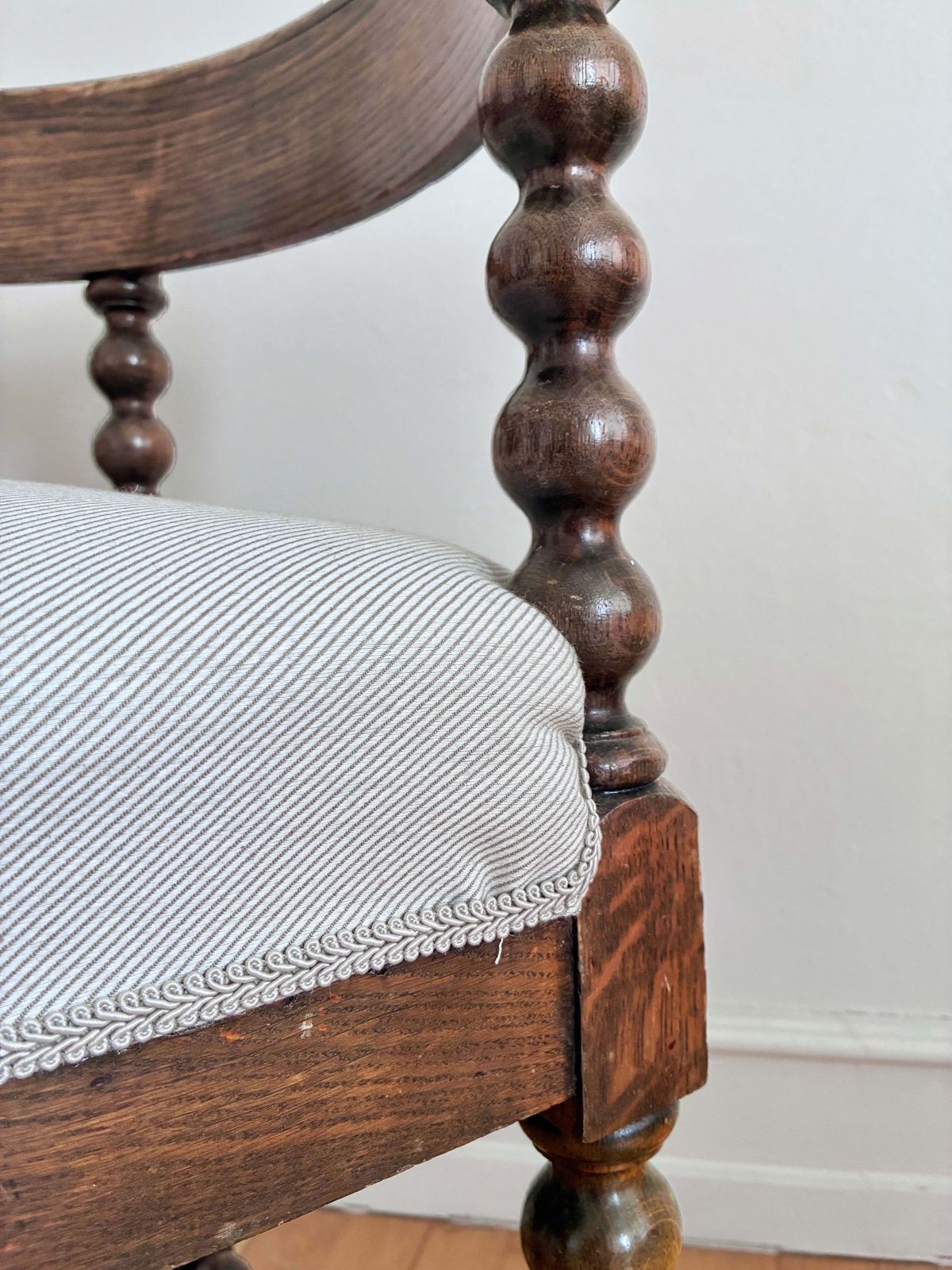 850.0 Antique Edwardian Bobbin Corner Chairs, English 1900 photo