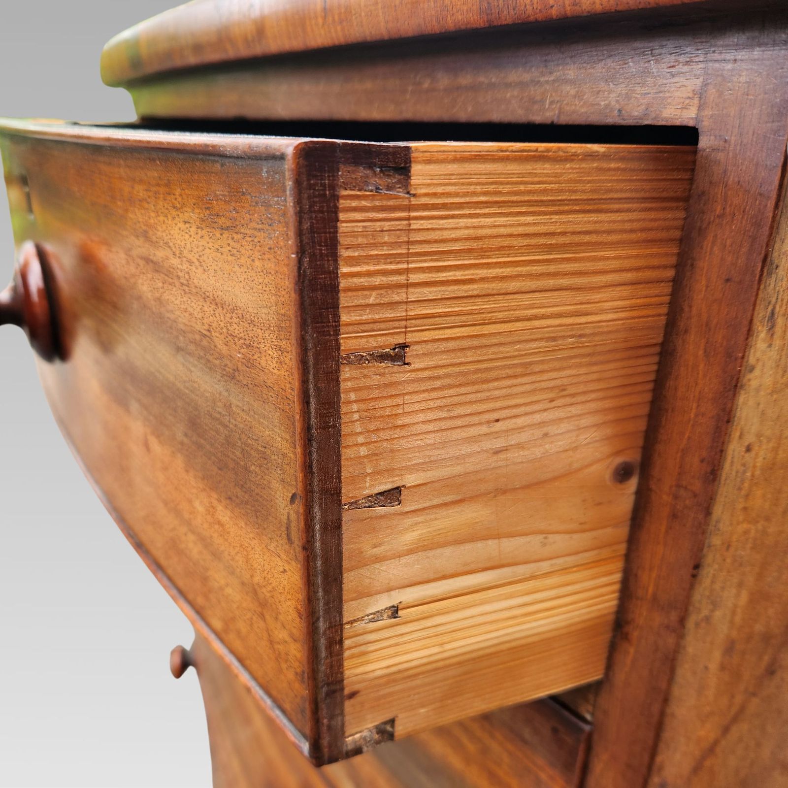 Fabulous Victorian Mahogany Chest Of Drawers Bow Front Turned Handles photo vinterior