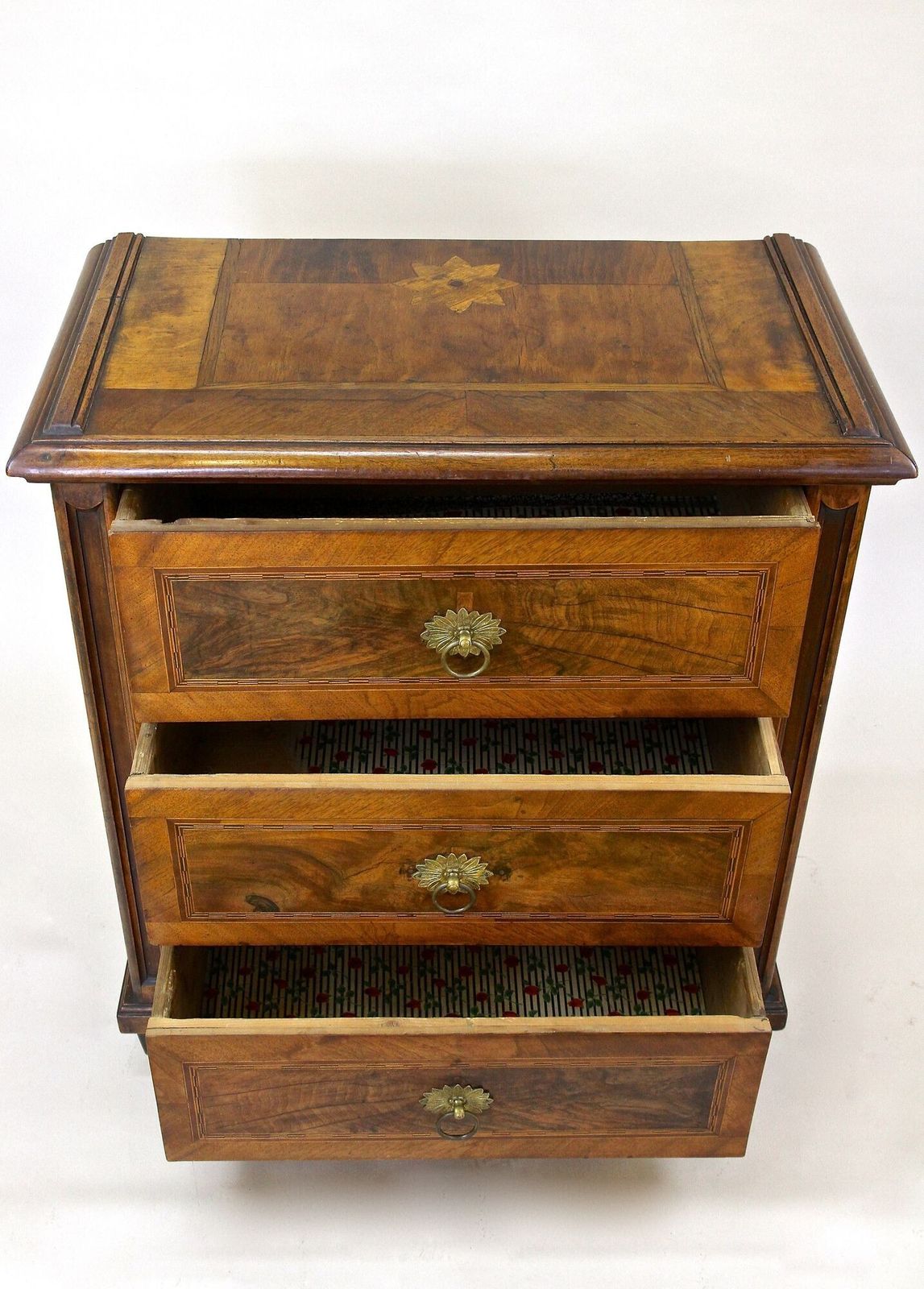 photo furniture 19th Century Biedermeier Chest Of Drawers With Micro Inlays, Walnut, At Ca. 1850