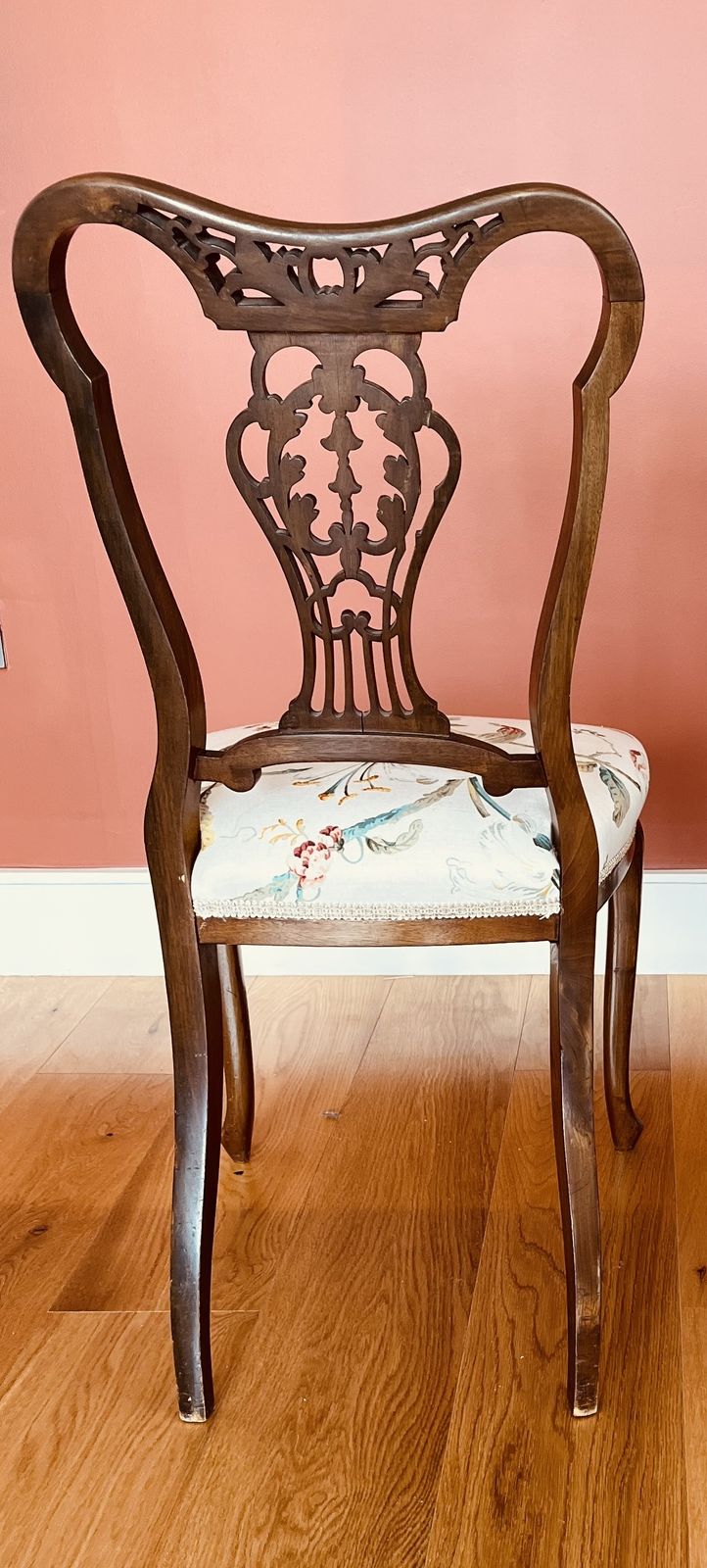 Vintage Chippendale Style Chair With Decorative Carving photo furniture