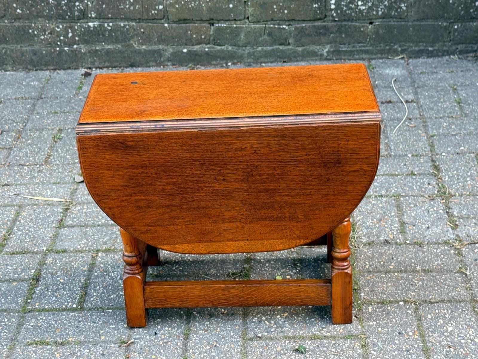 Vintage Oak Drop Leaf Table With Inlaid Edge Detail Turned Legs Farmhouse Style photo 175.0