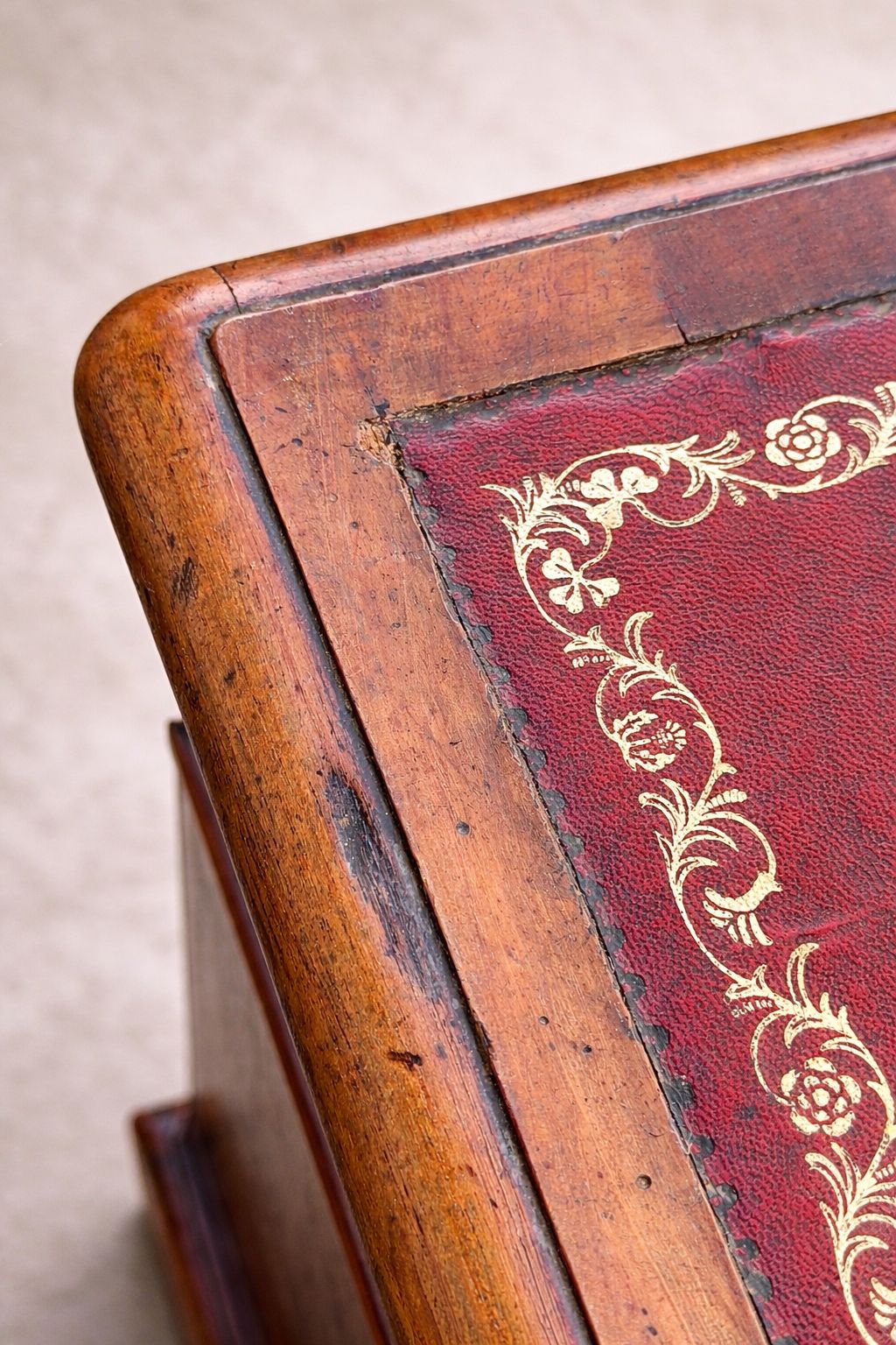 Late Victorian Mahogany Pedestal Desk With Original Leather Top photo buy