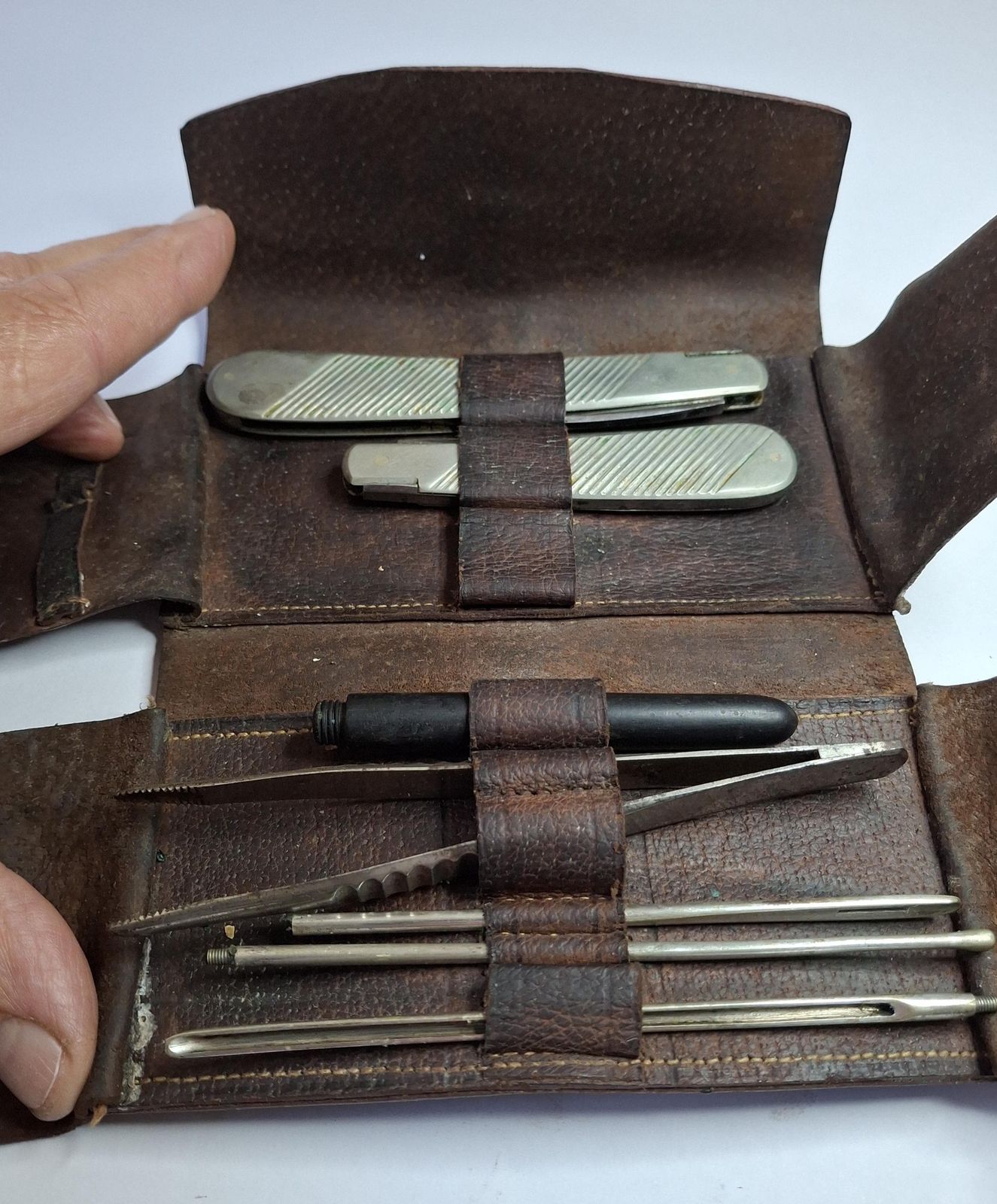 Cased Boer War/Wwi British Military Surgeon’s Roll – "Maw Aldersgate St" – Broad Arrow Marked