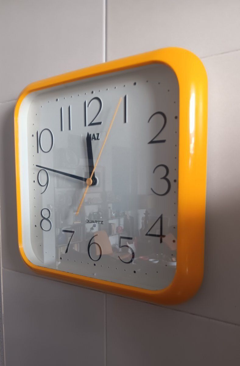 Horloge murale de cuisine française Jaz, années 1990 photo furniture