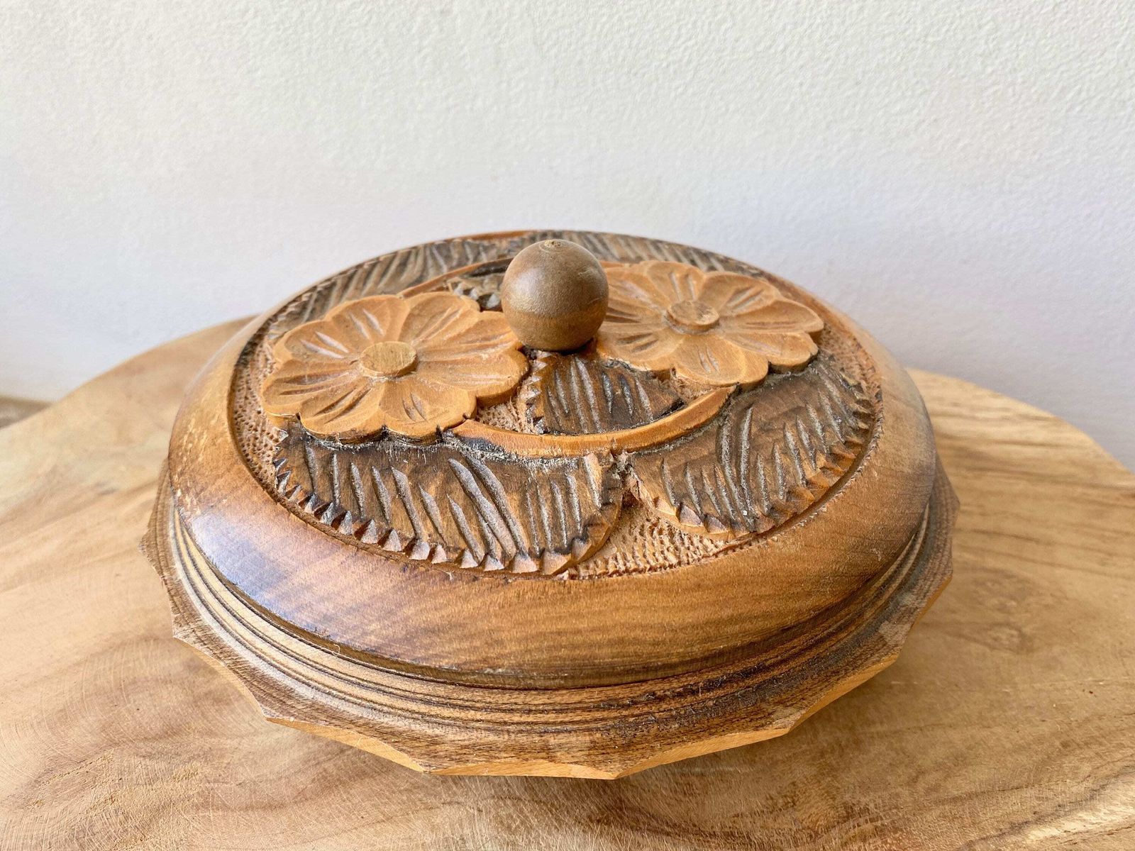 Boîte ronde vintage en bois sculpté à la main, boîte à bijoux