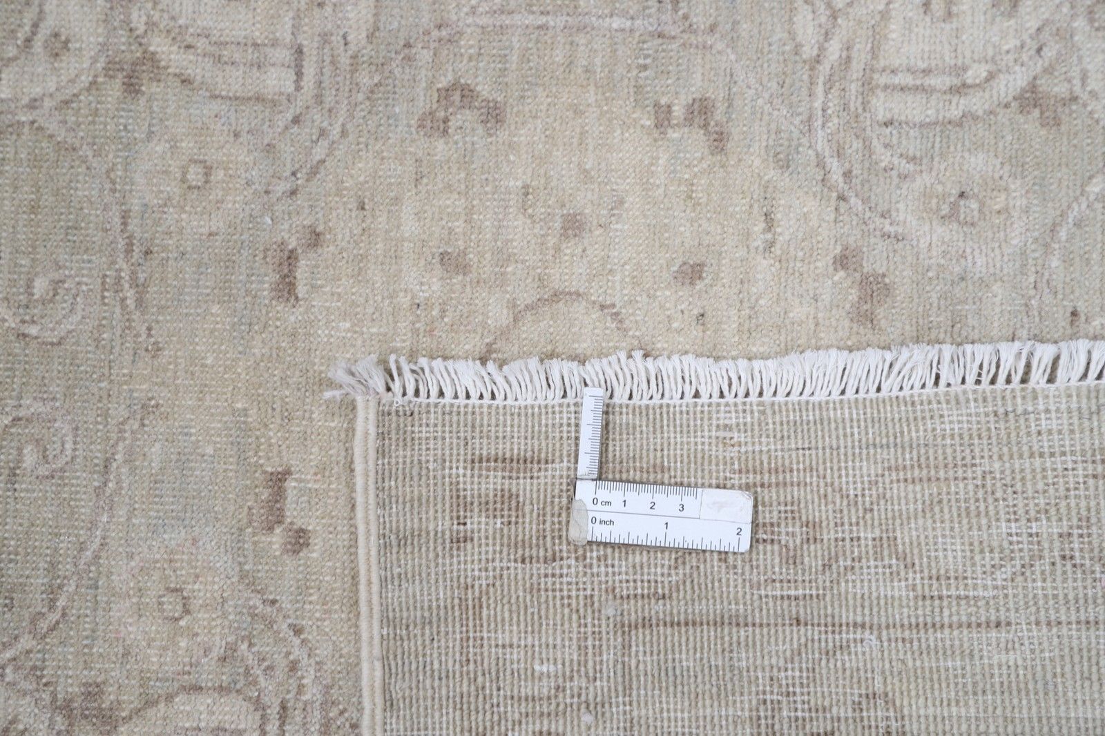 Handgemaakt vloerkleed 188 x 274 cm. Wollen tapijt voor de woonkamer. Beige vloerbedekking photo buy