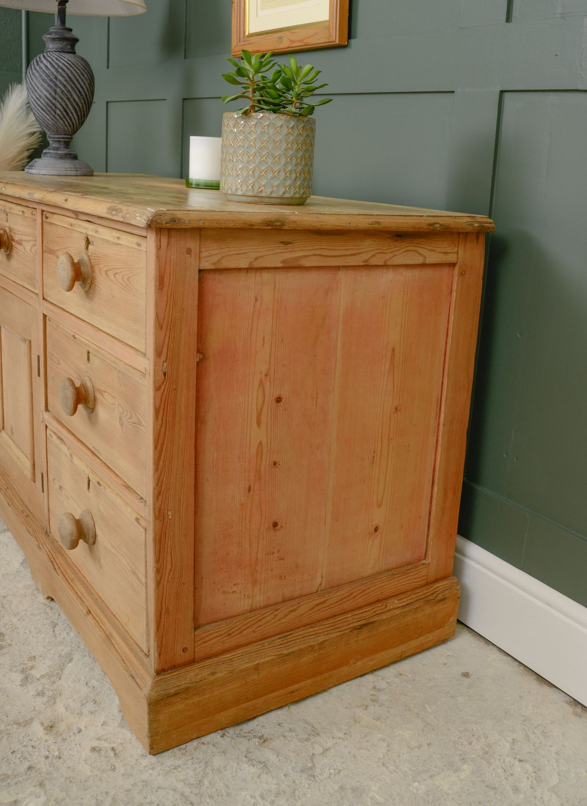 photo vinterior Victorian Pine Sideboard