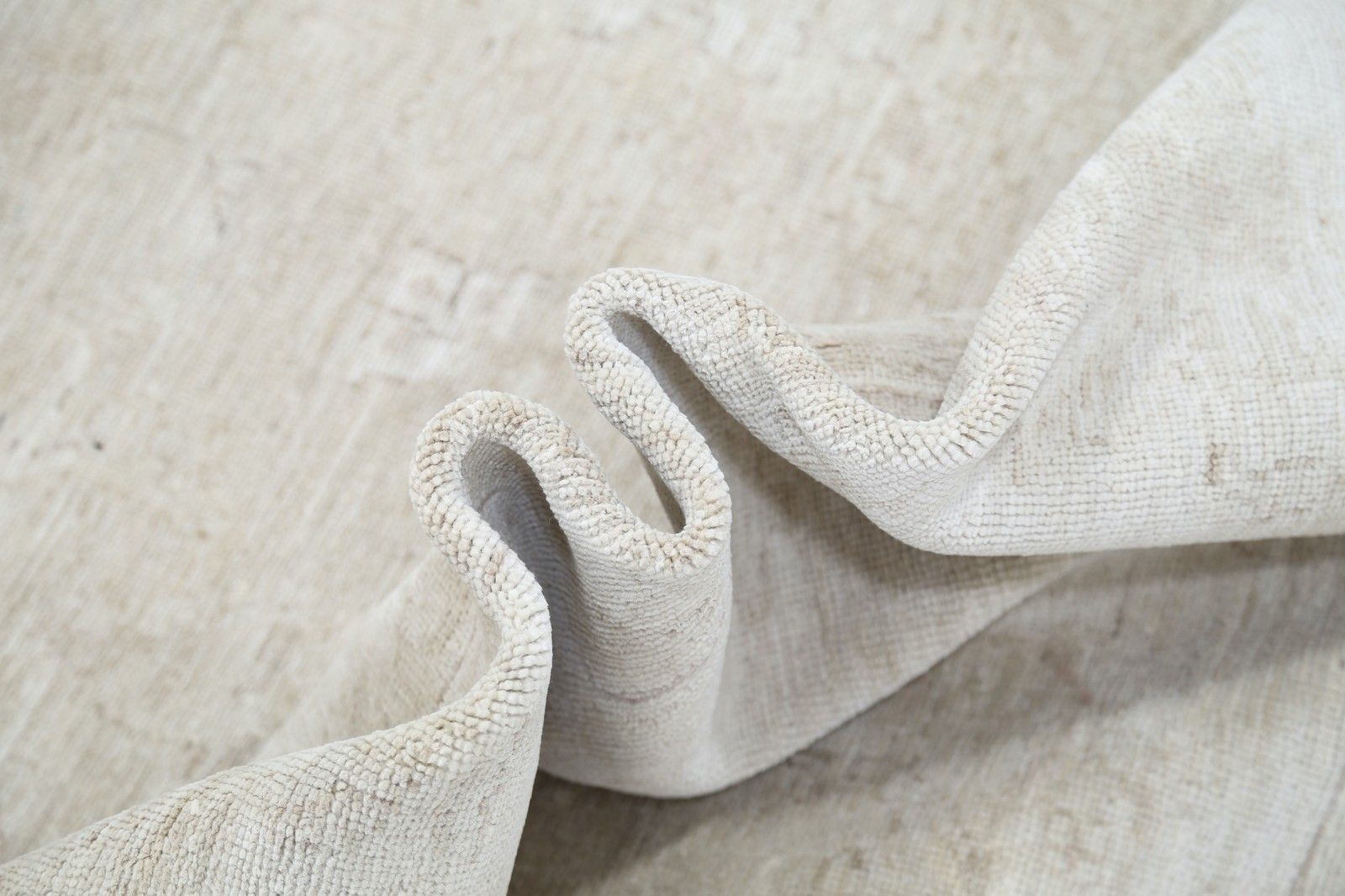 Tapis Oushak noué à la main, 2,65 x 3,66 m - Tapis en laine beige à motif floral photo vinterior