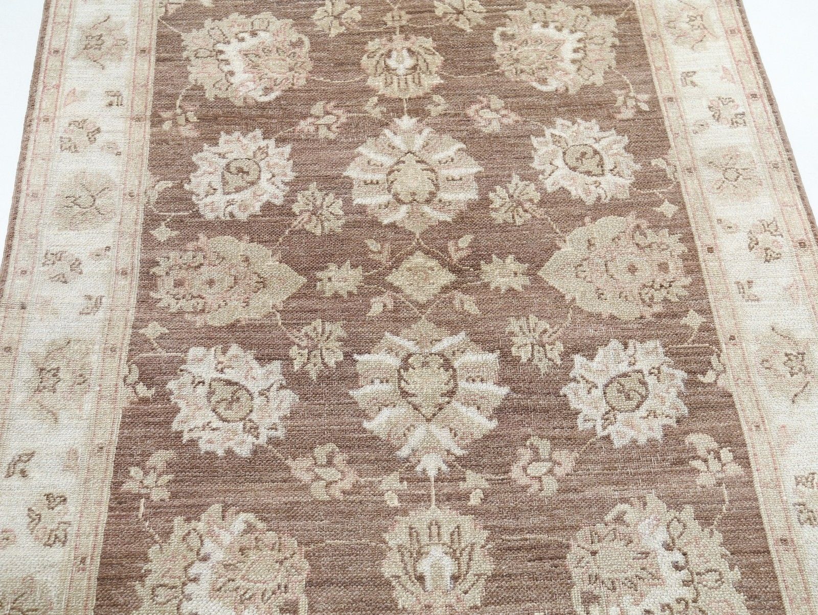 Tapis en laine noué à la main, brun et ivoire, 112 x 161 cm - Oushak turc photo for sale