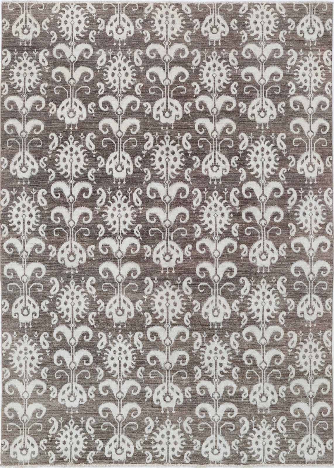 Tapis noué à la main, motif ornemental traditionnel, coloris taupe et ivoire, 183 x 262 cm