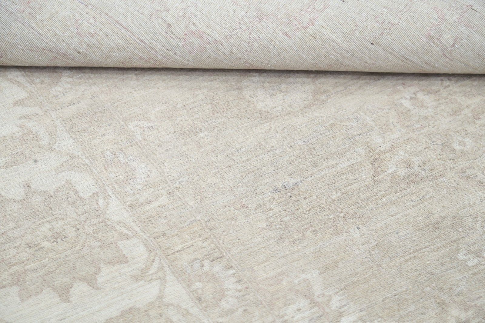 Handgeknoopt groot vloerkleed 275 x 381 cm voor woninginrichting. 100% wollen beige tapijt photo 6643.0