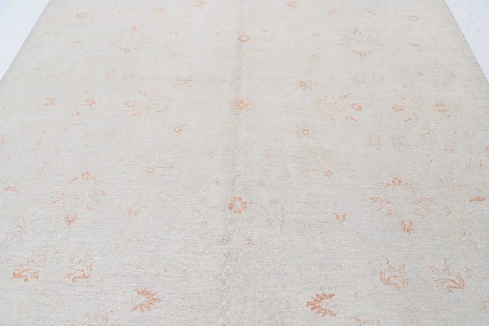 Handgeknoopt vloerkleed 8x10 ft voor de woonkamer. Decoratief beige wollen tapijt photo for sale