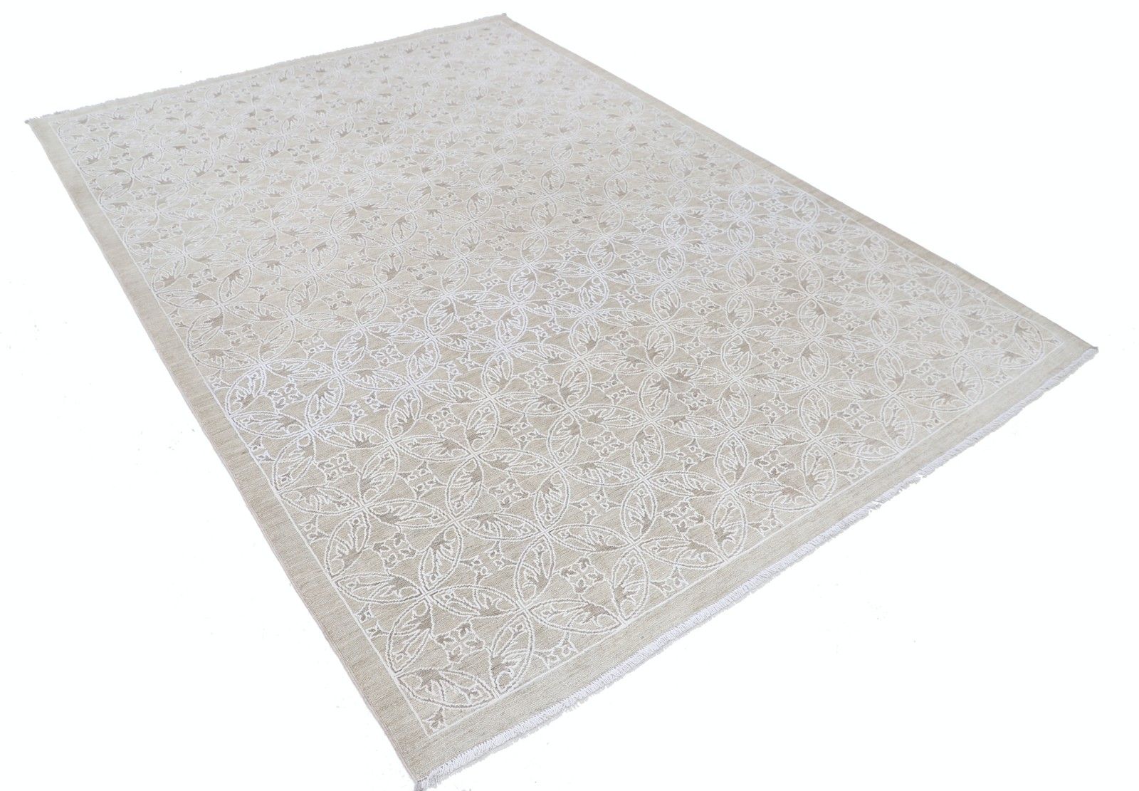 6,2 x 8,5 ft handgeknoopt beige wollen vloerkleed. Turks tapijt met blad- en trellisdessin photo furniture