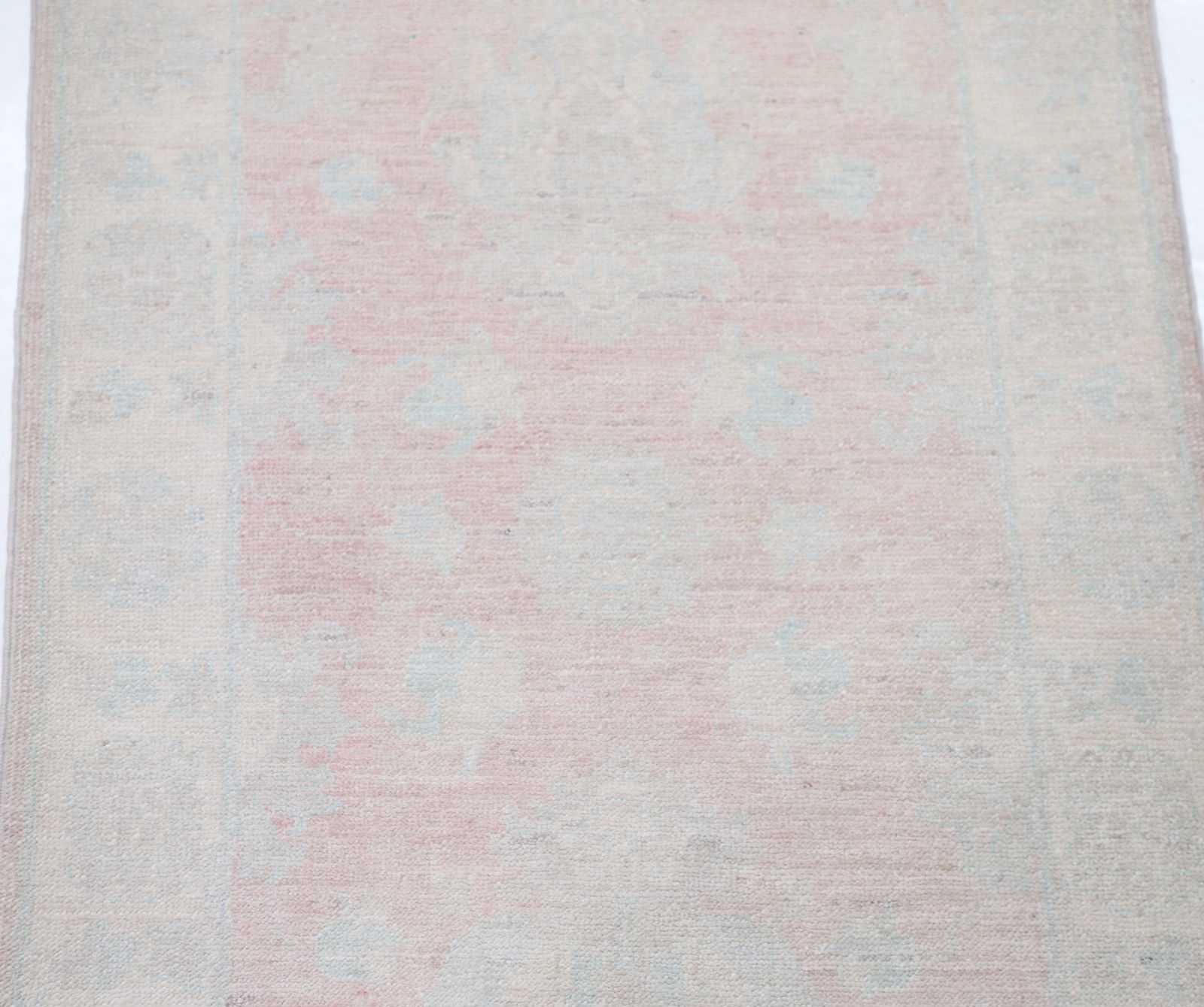 2,2x3,3 ft Traditioneel Handgeknoopt Turks Wollen Vloerkleed in Zachte Tinten photo for sale