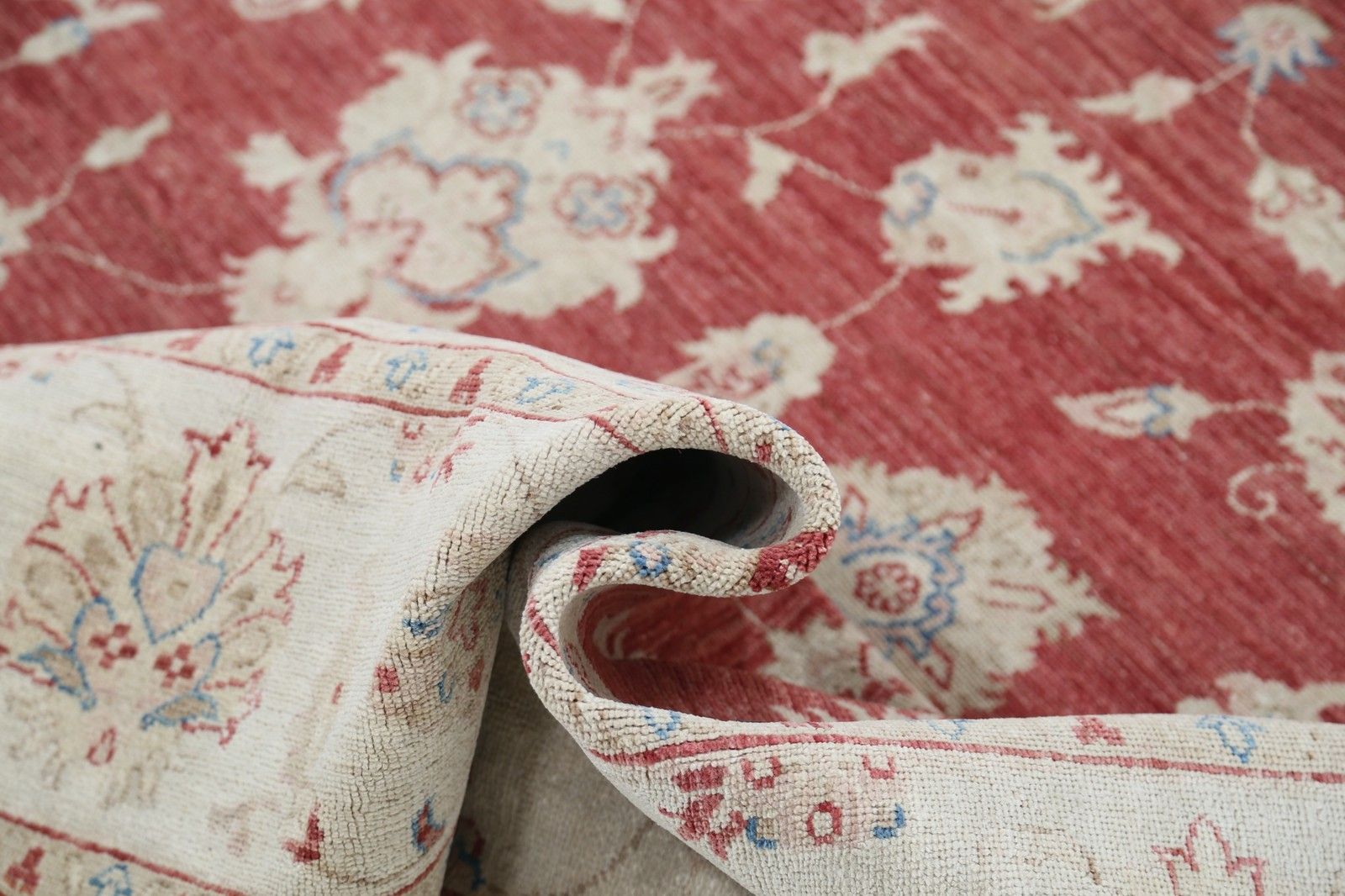 Tapis de sol turc noué à la main, motif floral, fond rouge et bordure ivoire, 2,72 x 3,51 m photo vinterior