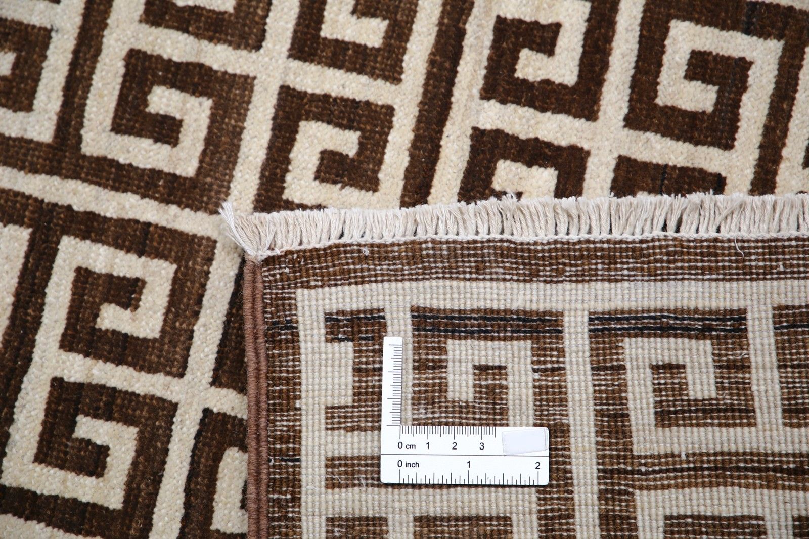 Tapis en laine turc noué à la main 214 x 282 cm. Tapis de sol à motif grec en beige et marron photo Textiles