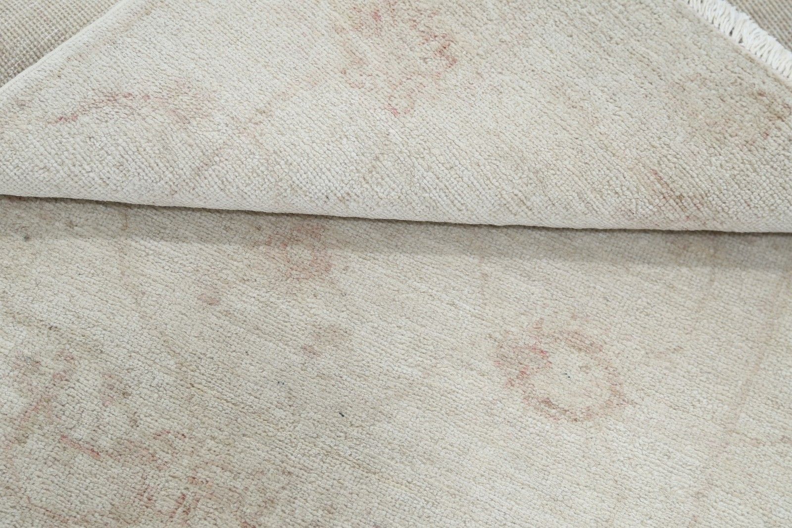 Tapis d'appoint turc noué à la main en laine, motif floral sur fond beige, 79 x 117 cm photo vinterior