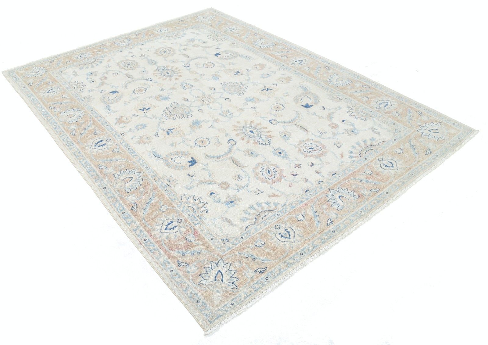 Tapis en laine noué à la main, motif floral sur toute la surface, 1,88 x 2,44 m. Tapis Oushak beige photo furniture