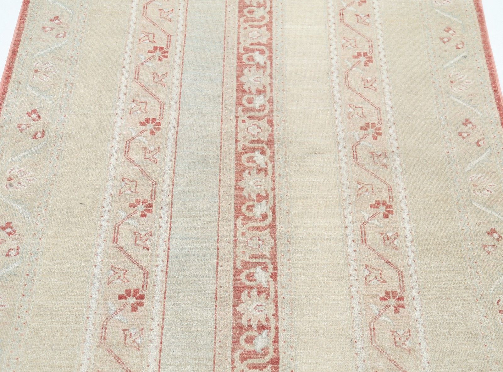 3,8x5,8 ft Handgeknoopt Beige en Rood Vloerkleed. Turks Accent Kleed met Streepsmotief photo for sale