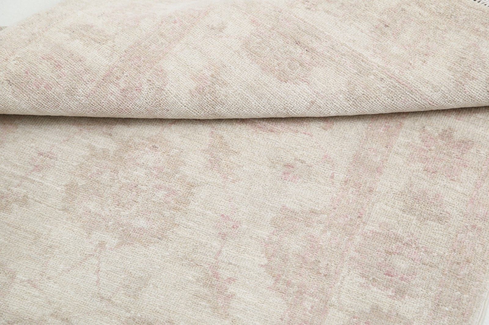 2,8 x 3,8 ft Handgeknoopt Beige Turks Wollen Vloerkleed met Allover Bloemmotief photo vinterior