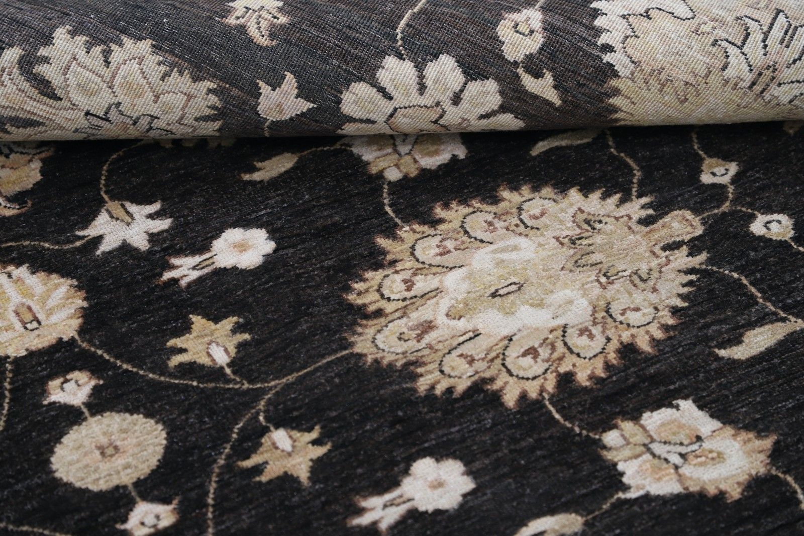 2,90 x 3,76 m Handgeknoopt Wollen Vloerkleed in Zwart en Ivoor. Floraal Oushak Tapijt photo 5862.0