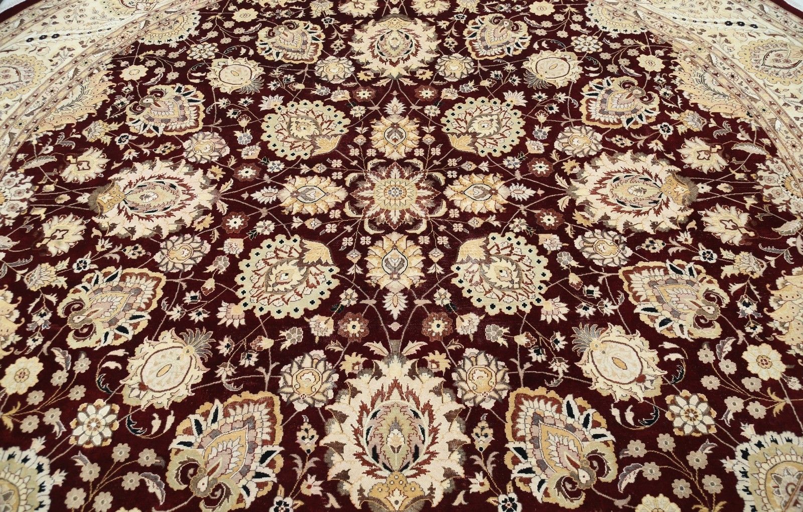 Tapis rond tribal en laine noué à la main, 12 x 12 ft. Tapis floral circulaire rouge photo for sale
