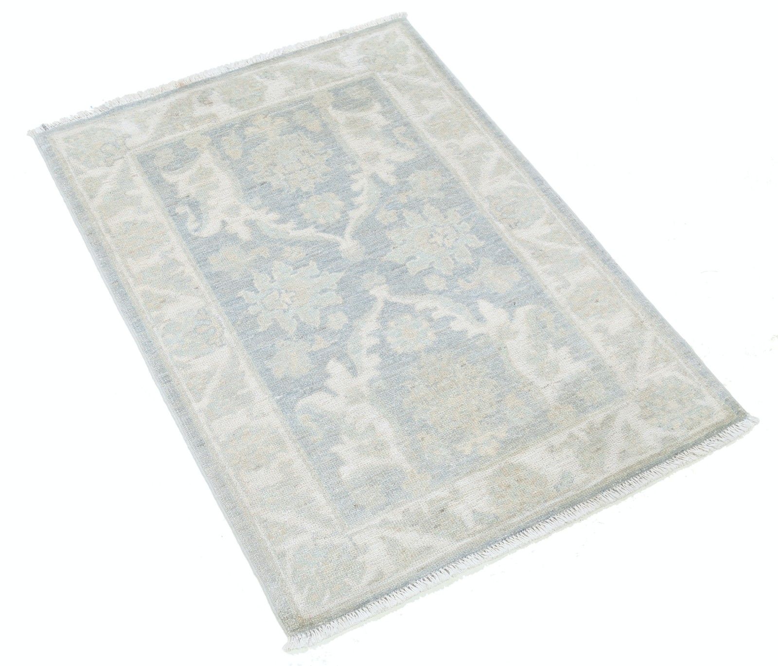 2,3x3 Ft Handgeknoopt Wollen Vloerkleed in Ivoor en Lichtblauw met Bloemmotief photo furniture