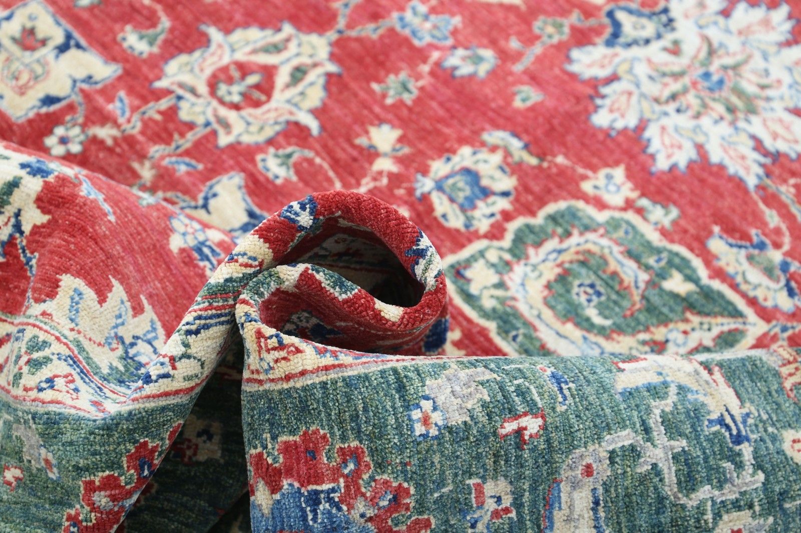 Tapis de sol artisanal à motifs floraux, 8'3" x 9'7", en rouge et vert, Oushak turc en laine photo vinterior
