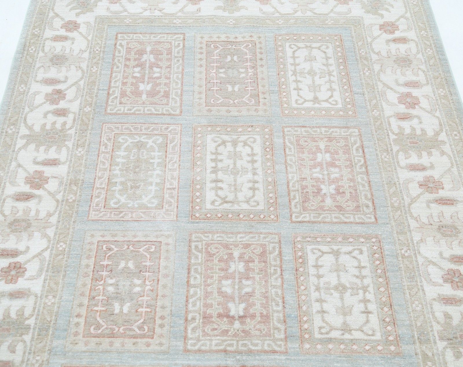 4.5x6.8 Ft Hand Knotted Turkish Wool Area Rug In Soft Tones For Living Room photo for sale