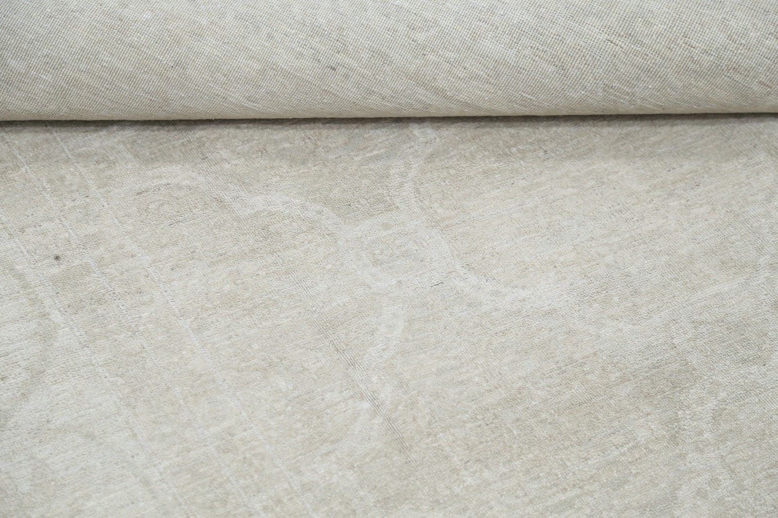 Handgeknoopt groot vloerkleed 275 x 360 cm voor de woonkamer. Beige wollen tapijt photo 6643.0