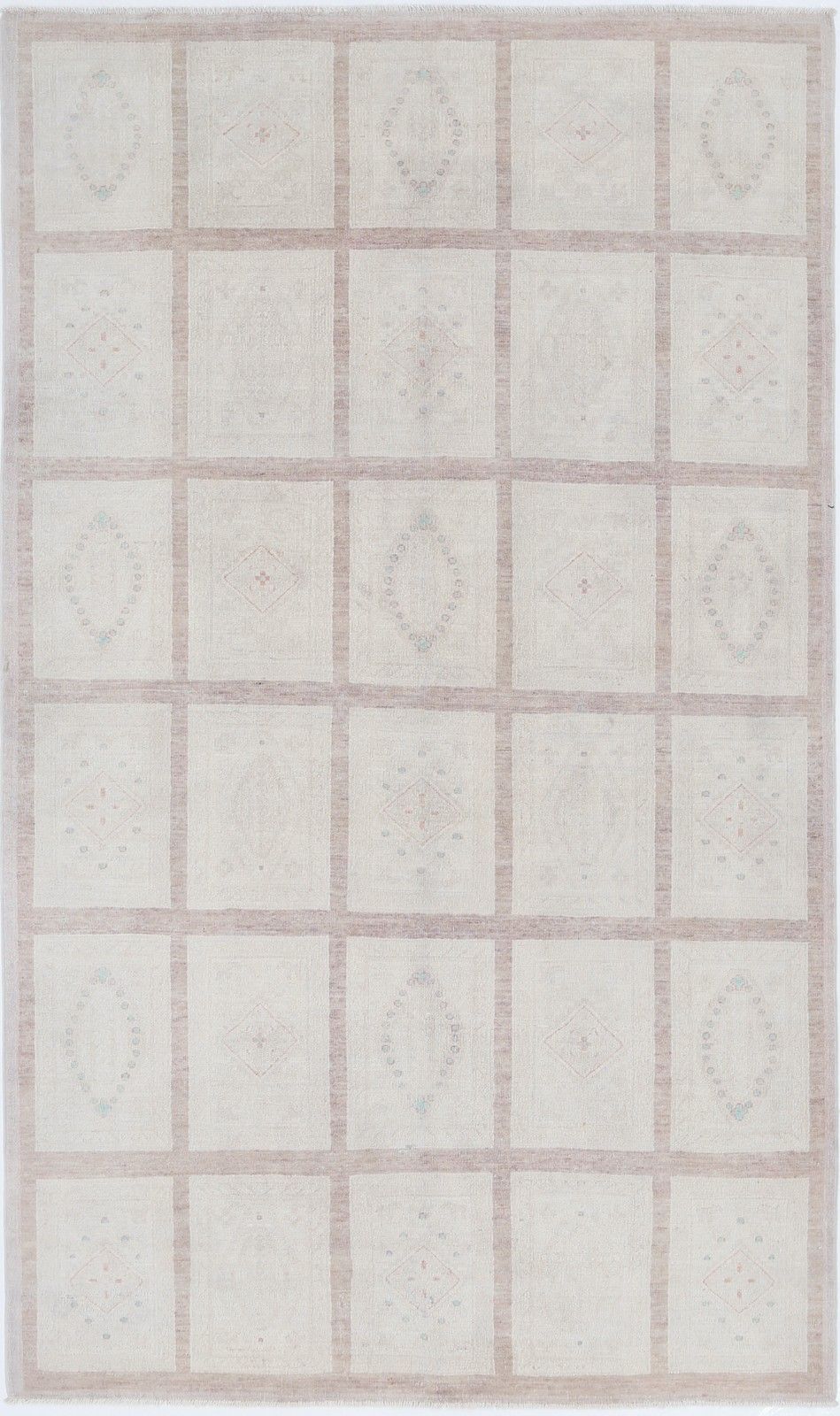 5.2x9 Ft Hand Knotted Area Rug For Living Room, Bedroom And Dining Room Decor