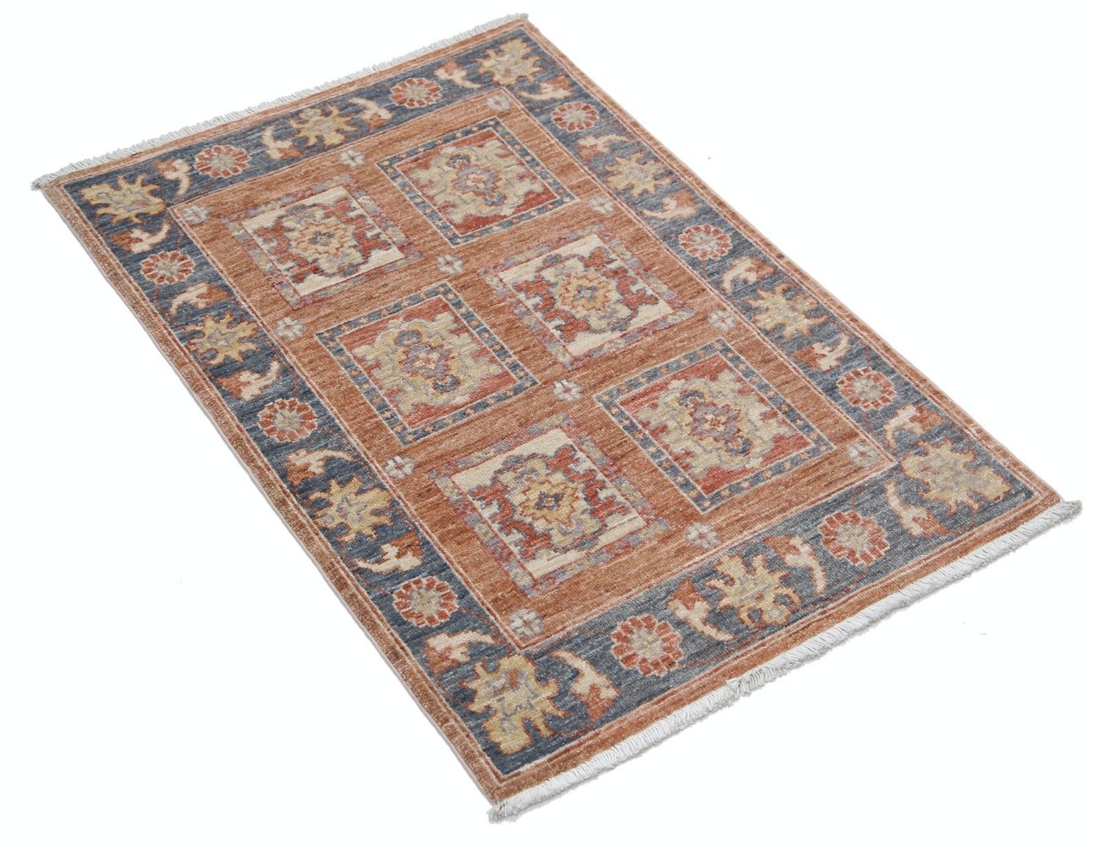 Tapis d'appoint noué à la main, rouge, bleu et ivoire, 2 x 3 pi. Tapis d'accent à motif géométrique en panneaux photo furniture