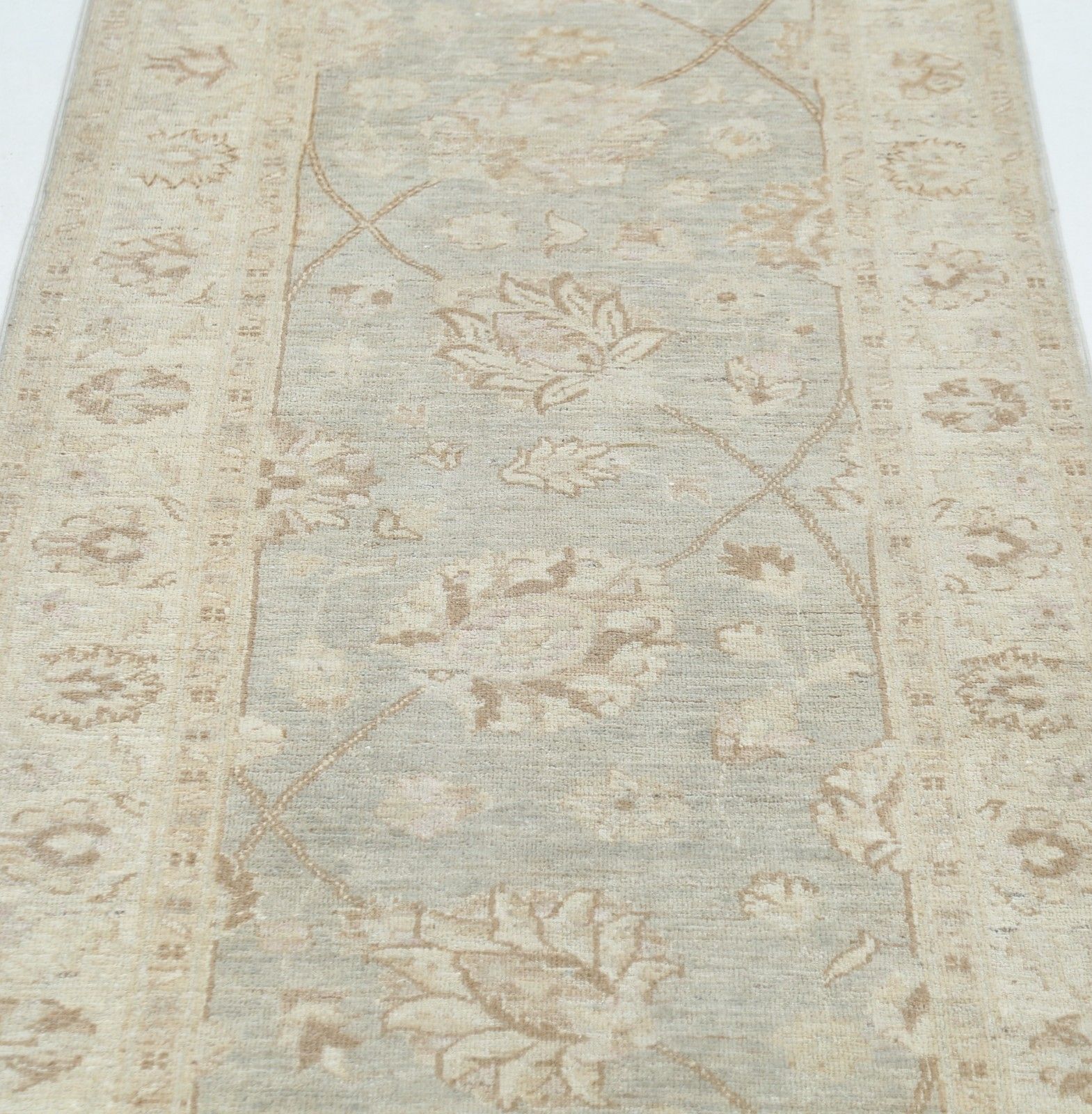 2.7x8.2 Ft Handknotted Runner Rug. Floral Corridor, Hallway Rug. 100% Wool photo 1064.0