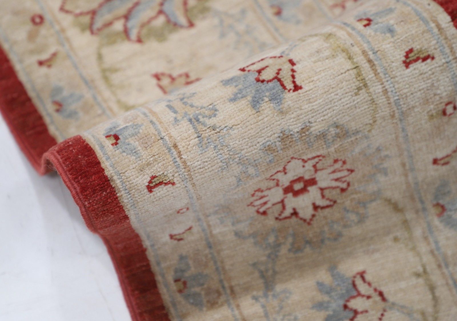 Tapis à motifs floraux noué à la main, champ rouge et bordure beige, 2,01 x 2,99 m photo Textiles