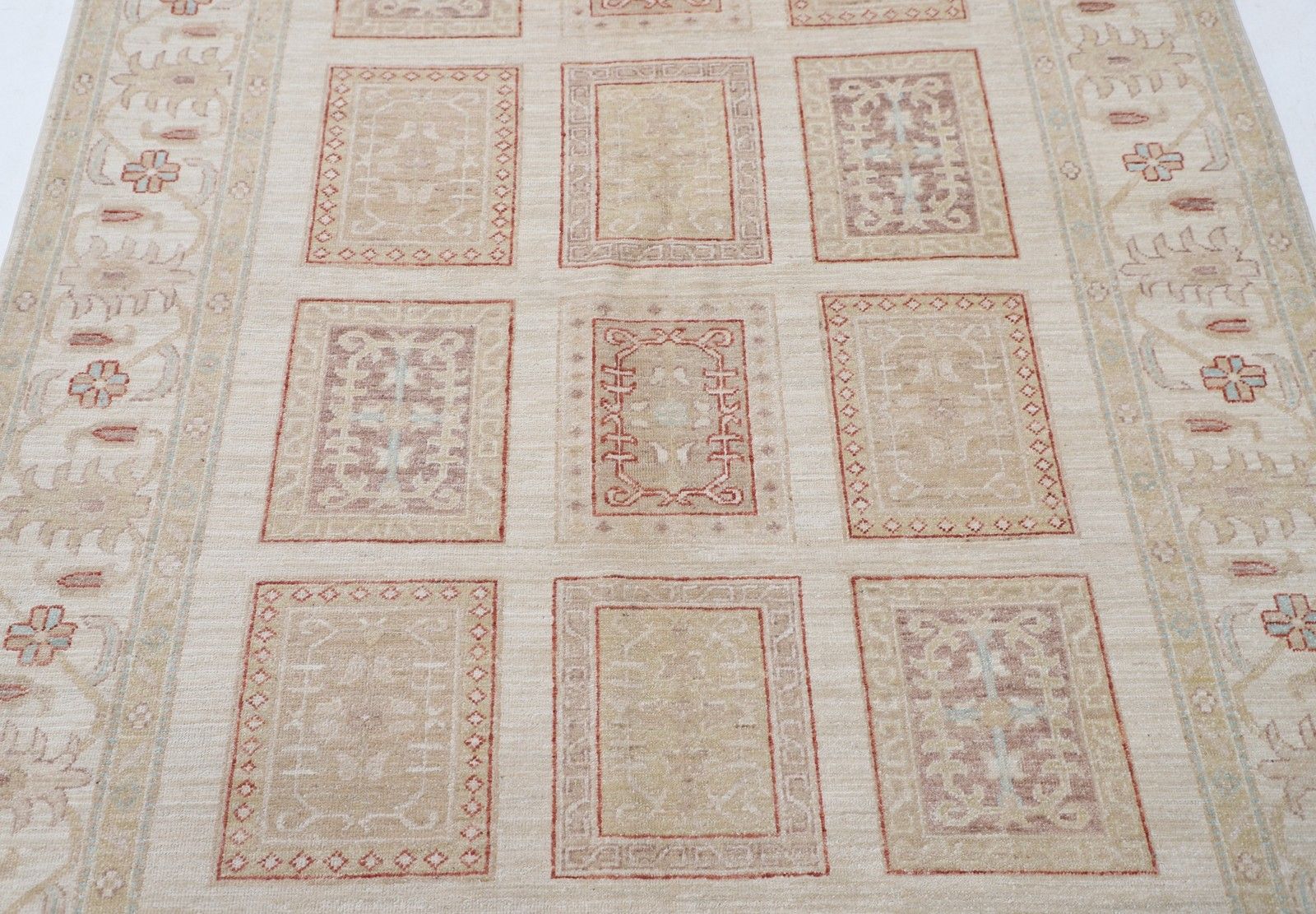 4.8x6.7 Ft Hand Knotted Turkish Area Rug For Living Room Decor. 100% Wool photo for sale