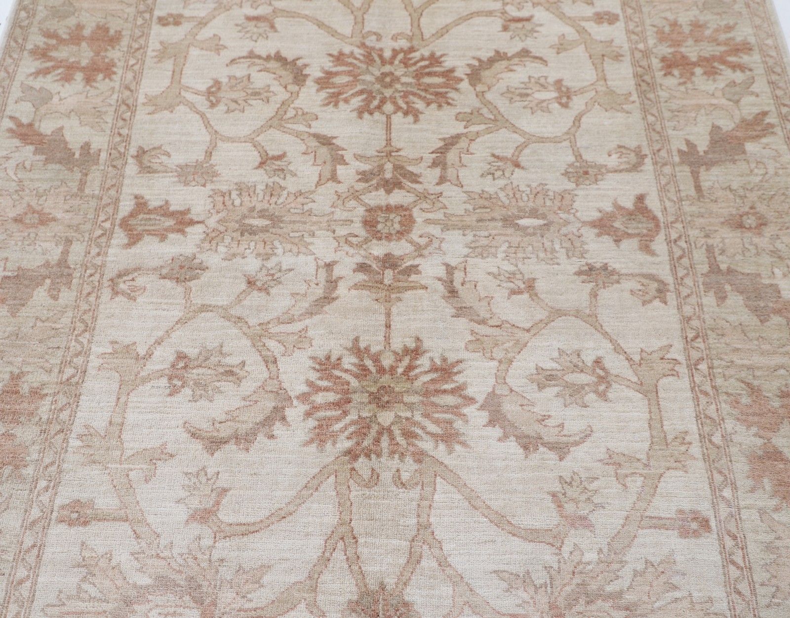 Tapis en laine noué à la main, beige, 150 x 210 cm, salon, salle à manger et chambre photo for sale