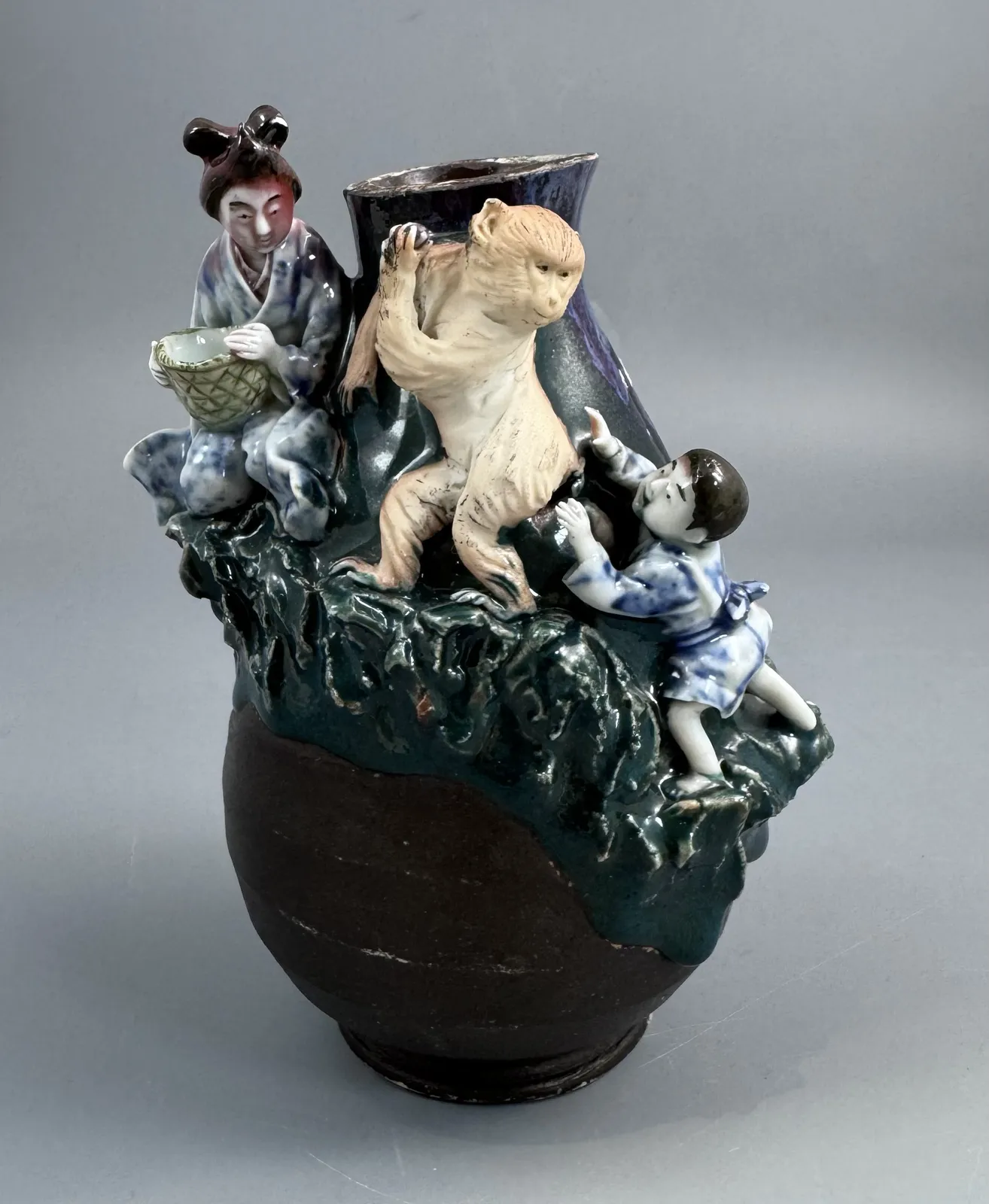 photo furniture Japanese Sumida Gawa Vase With Monkey, Karako And Seated Woman, Kōko — Meiji / Early Taishō Period