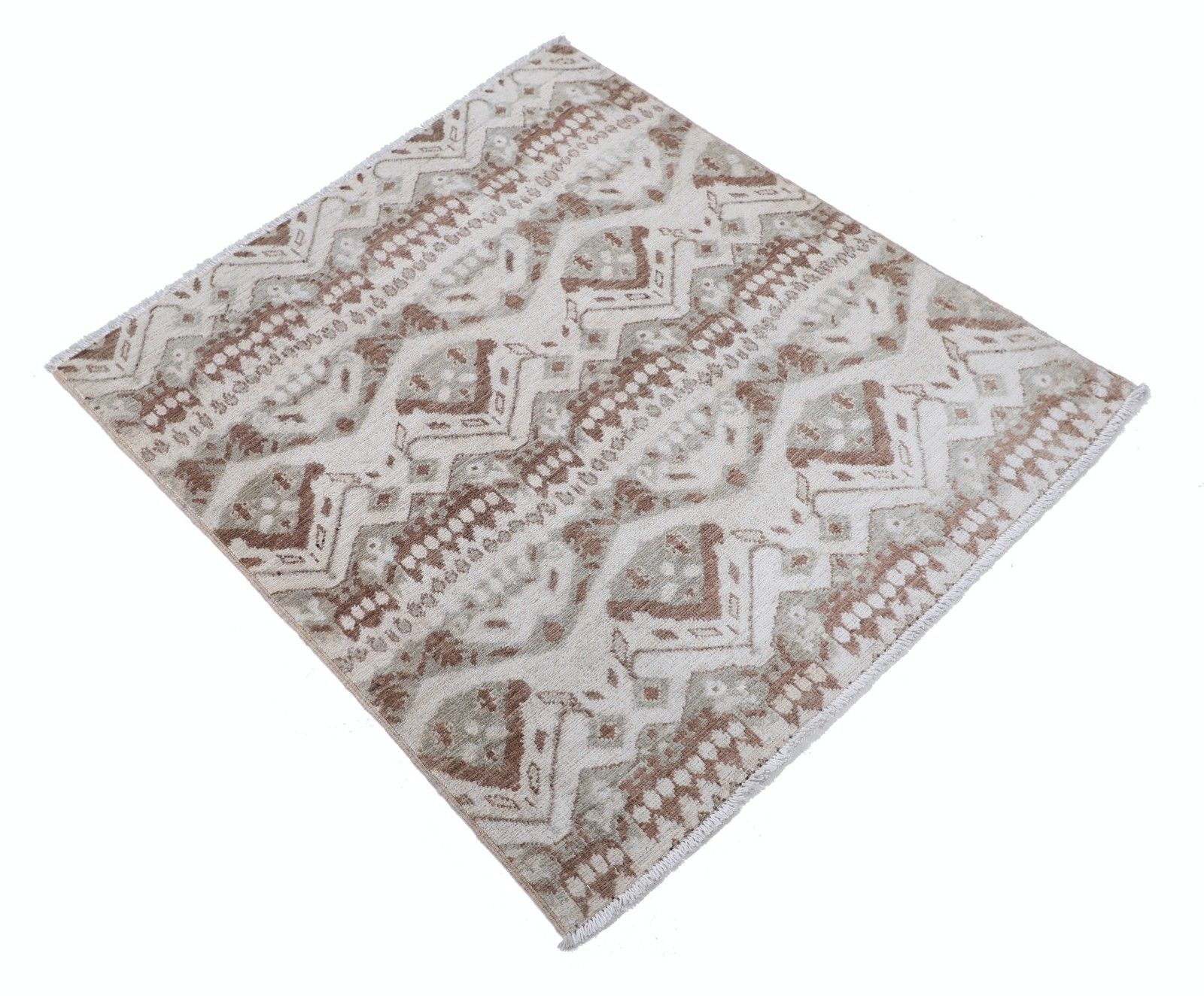 Tapis en laine ivoire et marron noué à la main, 92 x 100 cm. Tapis d'accent à motif géométrique photo furniture