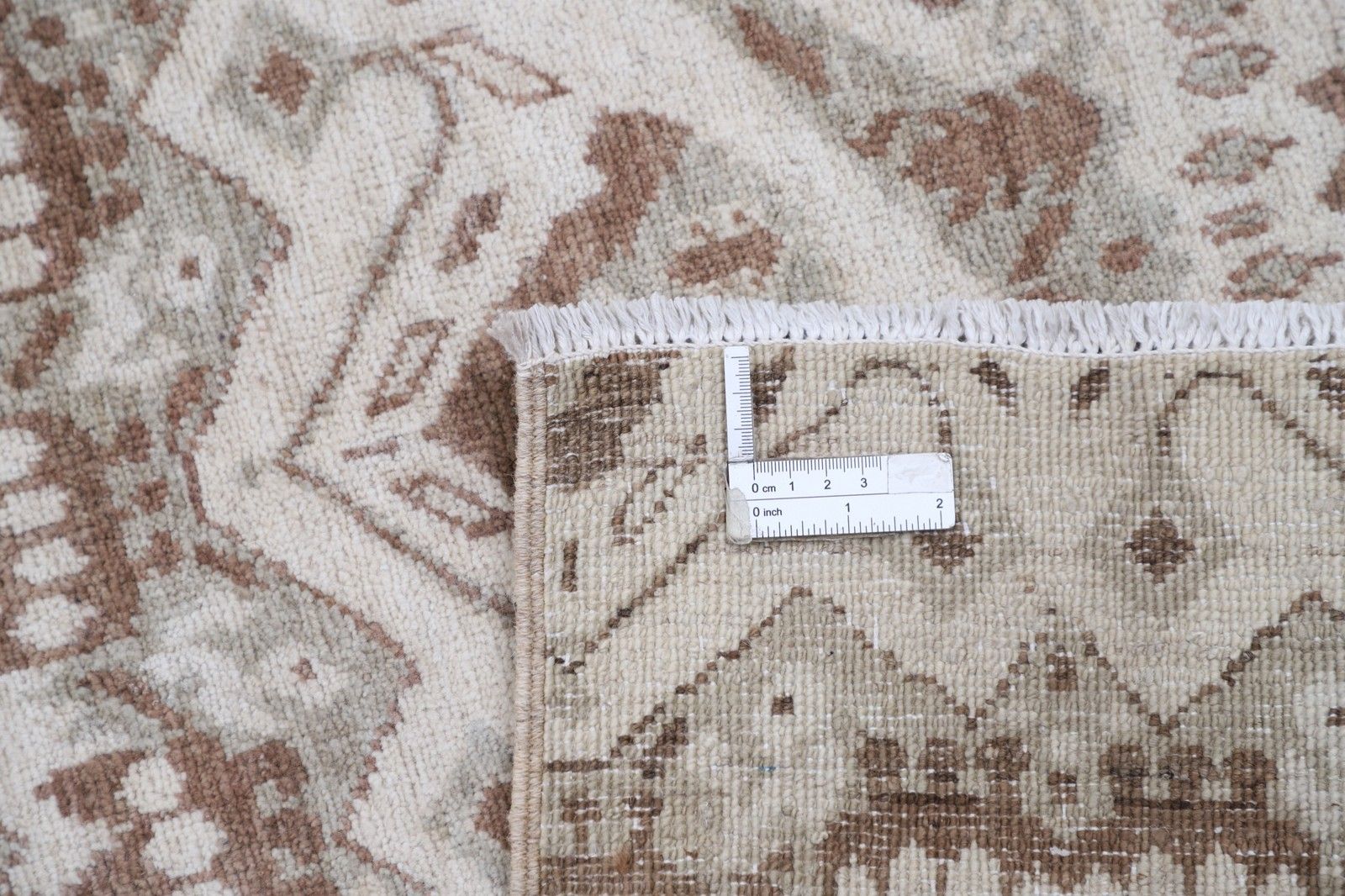 3x3,3 ft handgeknoopt wollen vloerkleed in ivoor en bruin. Accent rug met geometrisch dessin photo 498.0