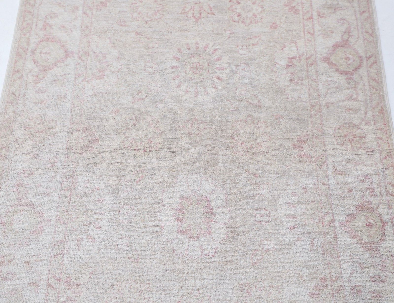 Tapis turc noué à la main, beige, 92 x 148 cm. 100 % laine photo for sale