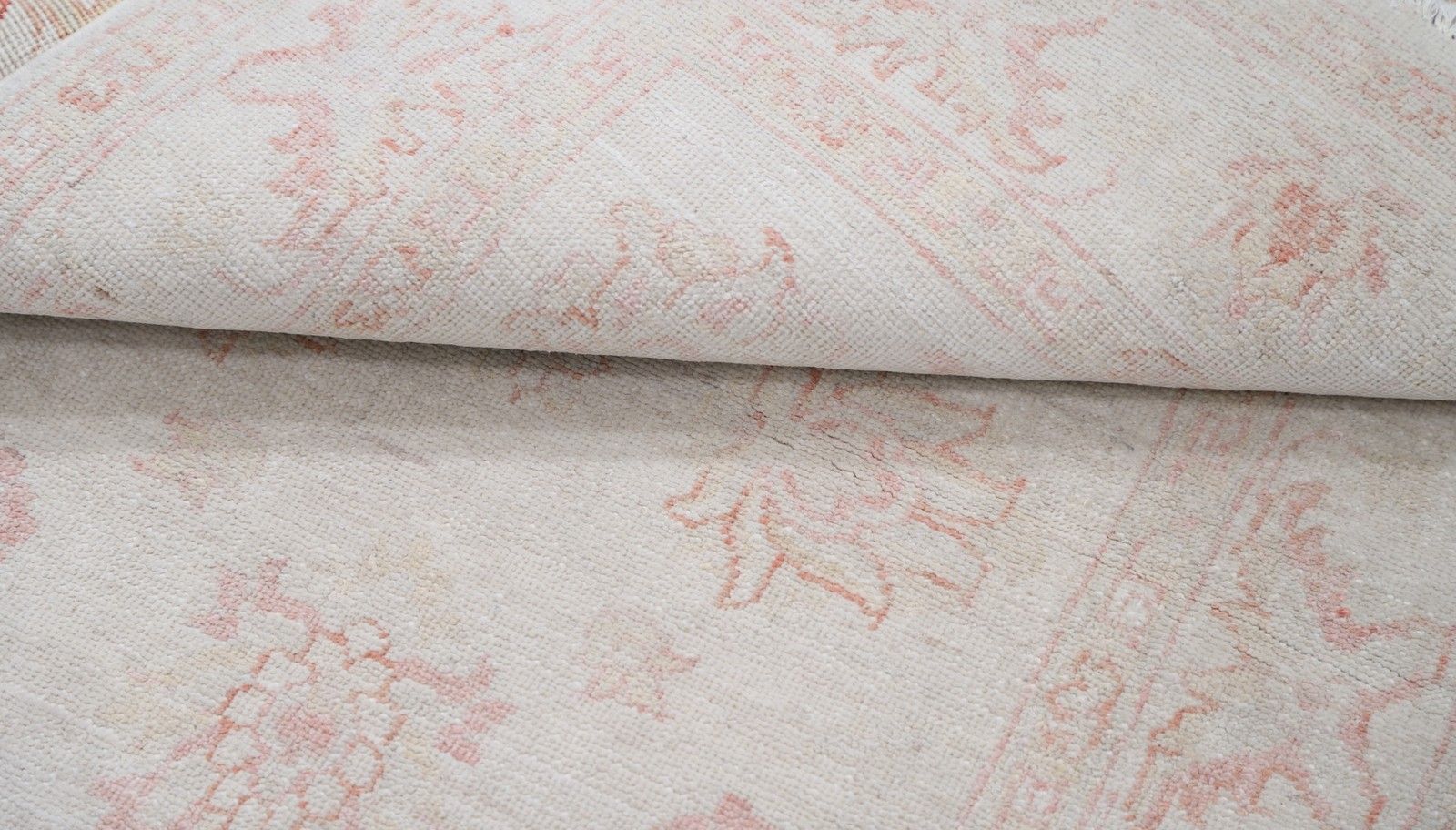 Tapis d'appoint noué à la main, beige à motif floral rouge, 0,85 x 1,27 m. 100 % laine photo Textiles