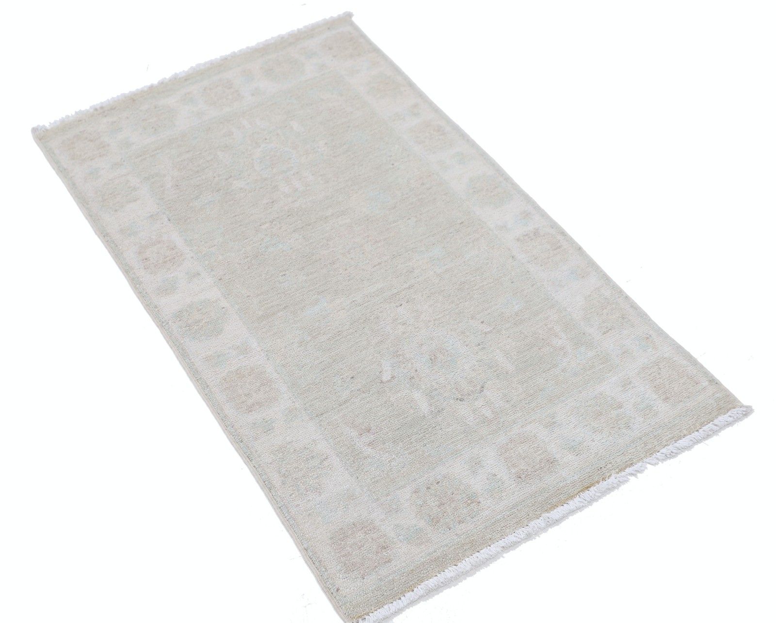 2x3,6 ft beige handgeknoopt vloerkleed met allover bloemmotief. 100% wol photo furniture