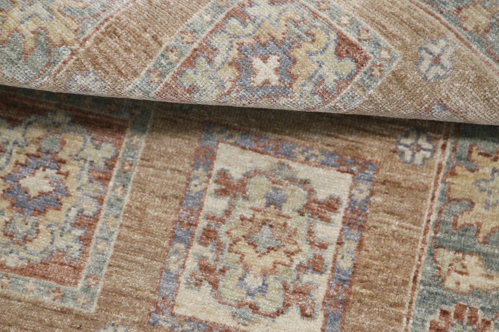 2x3 Ft Handgeknoopt Wollen Vloerkleed in Rood, Beige, Lichtblauw en Ivoor, Turks photo vinterior