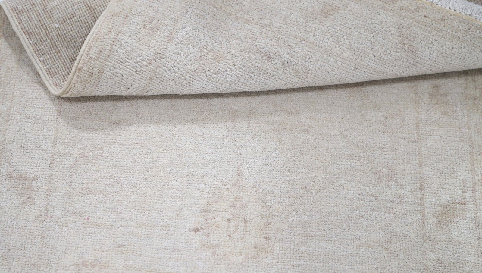 Tapis d'appoint artisanal beige à motif floral, 1,9 x 3 ft, pour chambre et entrée photo Textiles