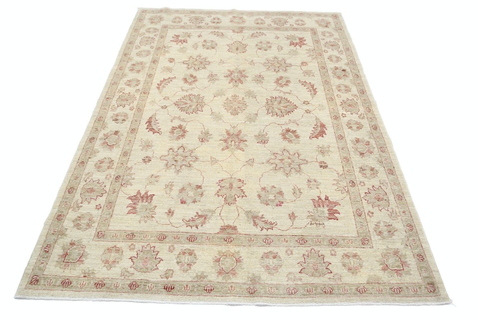 Tapis Oushak noué à la main 5 x 7 pi. Tapis turc beige à motif floral sur toute la surface photo Textiles