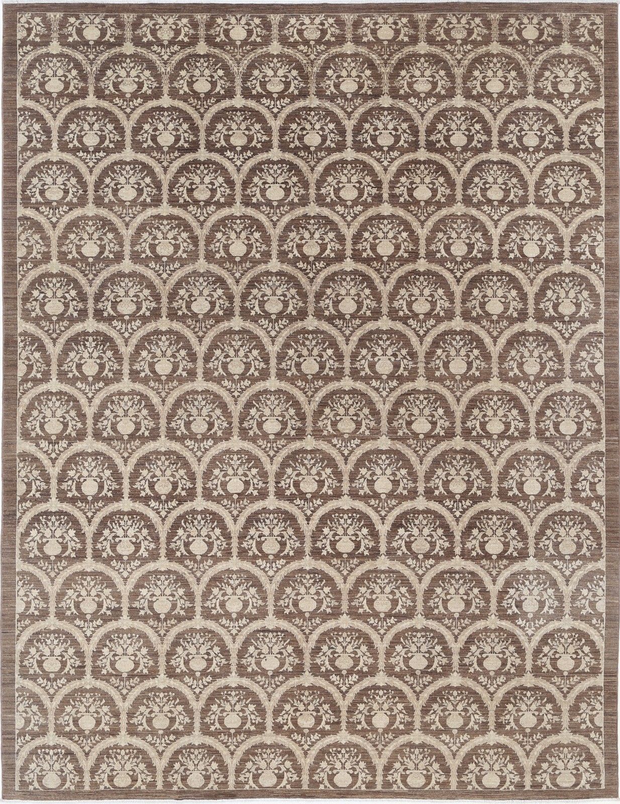 Tapis en laine noué à la main, marron et ivoire, 275 x 361 cm. Tapis à motif botanique répété